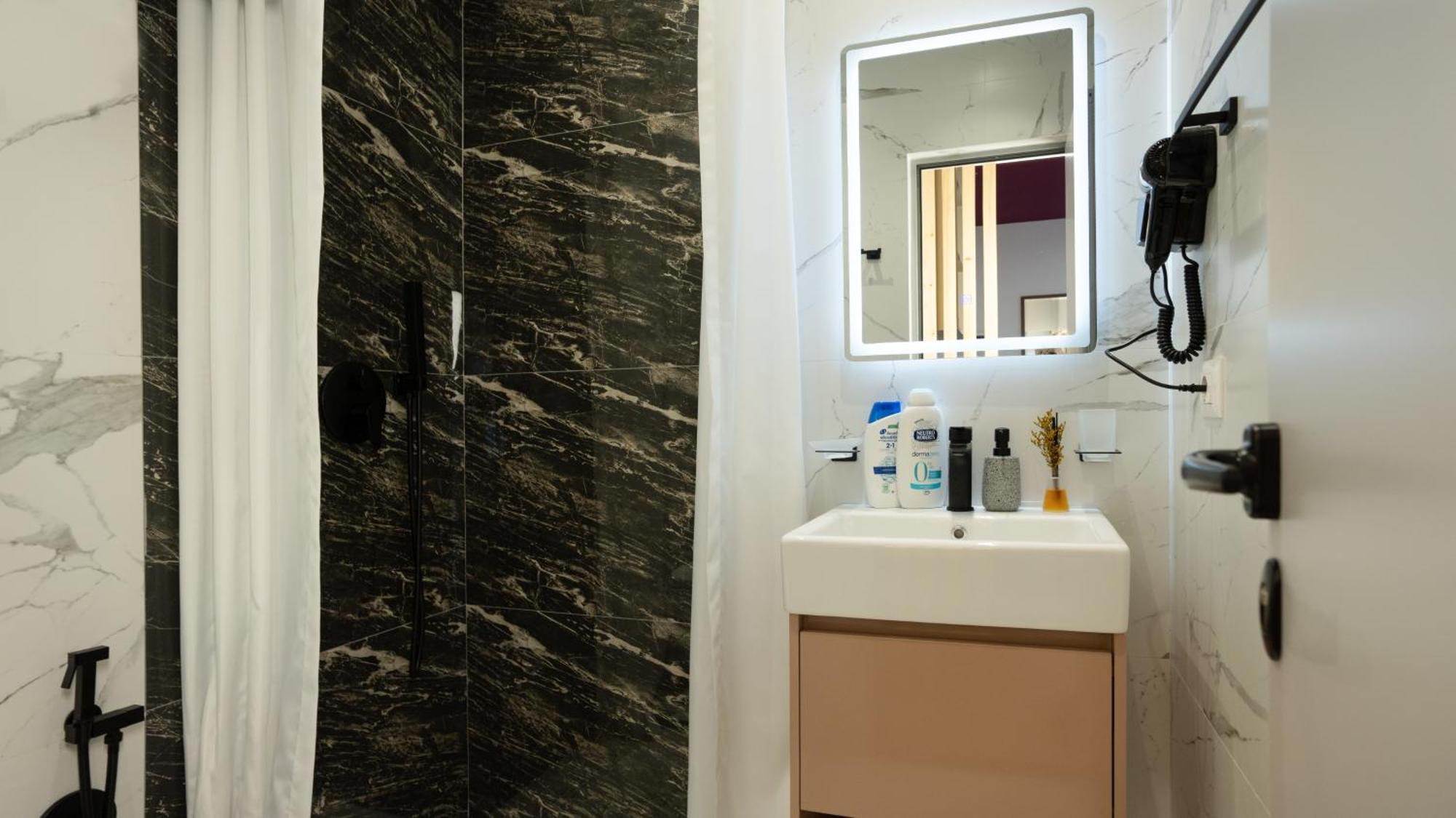 Circle Tirana City Center Ngoại thất bức ảnh