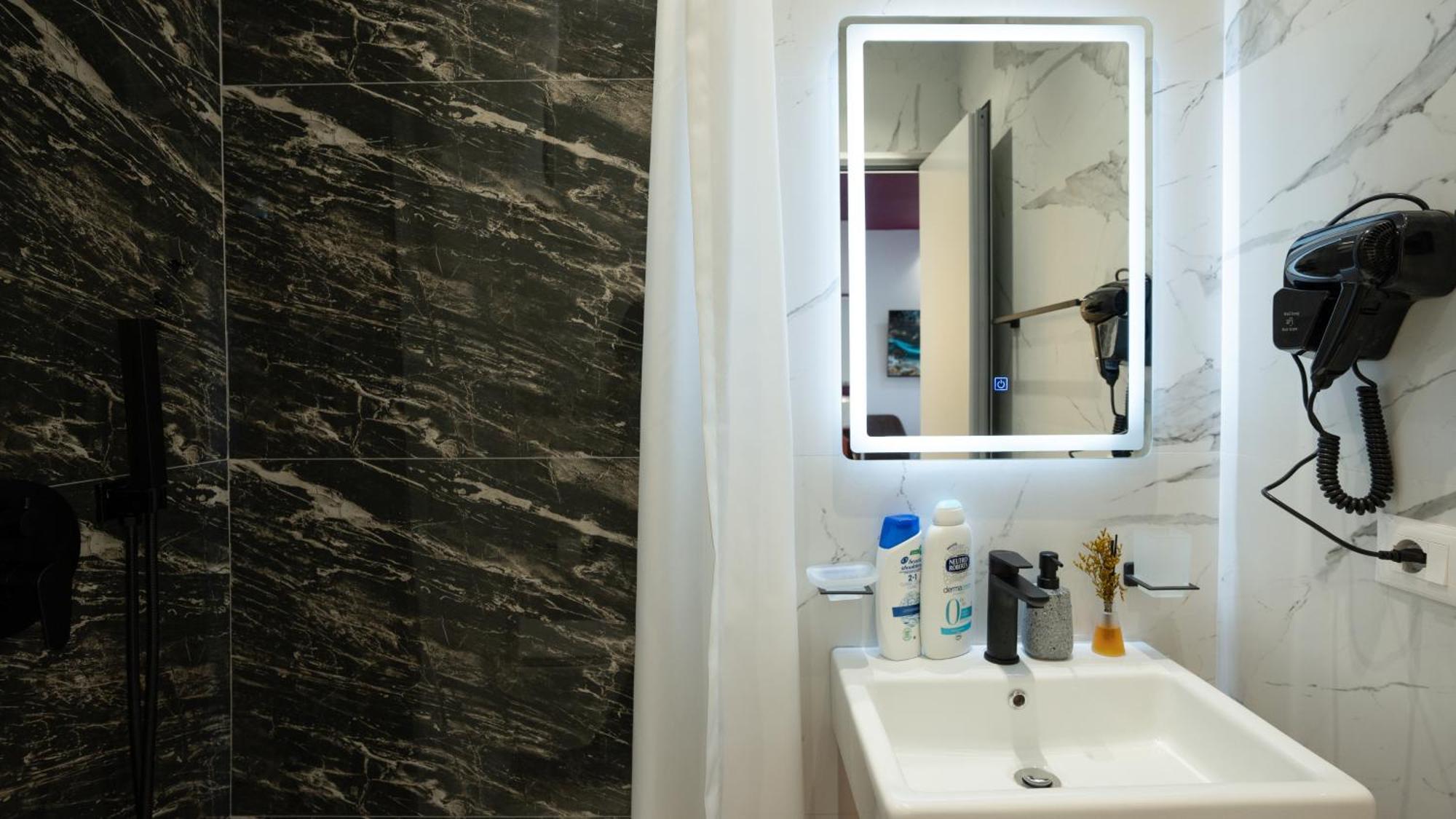 Circle Tirana City Center Ngoại thất bức ảnh